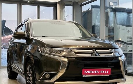 Mitsubishi Outlander III рестайлинг 3, 2018 год, 1 689 000 рублей, 1 фотография