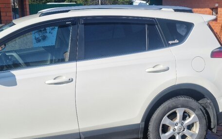 Toyota RAV4, 2018 год, 2 600 000 рублей, 4 фотография