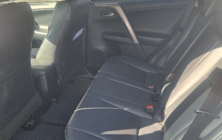 Toyota RAV4, 2018 год, 2 600 000 рублей, 6 фотография