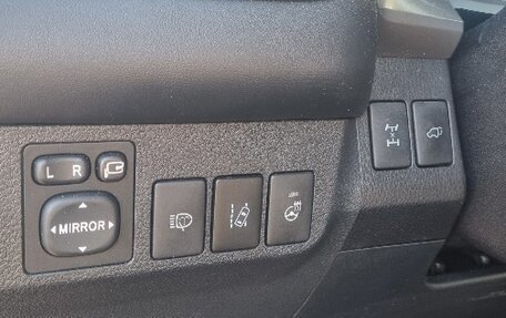 Toyota RAV4, 2018 год, 2 600 000 рублей, 9 фотография