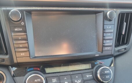 Toyota RAV4, 2018 год, 2 600 000 рублей, 11 фотография