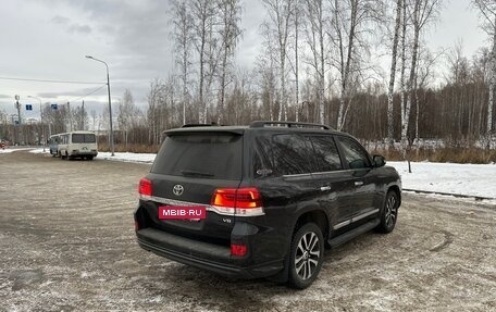 Toyota Land Cruiser 200, 2018 год, 7 500 000 рублей, 2 фотография