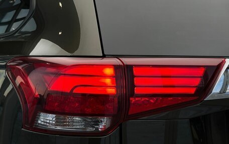 Mitsubishi Outlander III рестайлинг 3, 2018 год, 1 689 000 рублей, 7 фотография