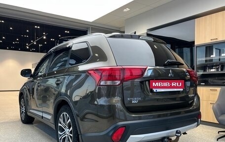 Mitsubishi Outlander III рестайлинг 3, 2018 год, 1 689 000 рублей, 8 фотография