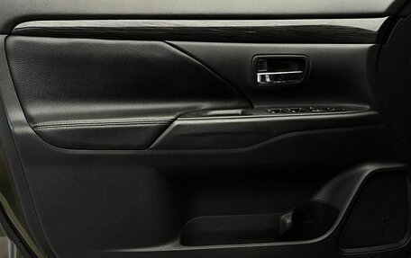 Mitsubishi Outlander III рестайлинг 3, 2018 год, 1 689 000 рублей, 14 фотография