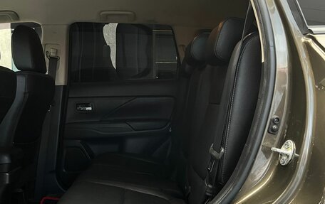 Mitsubishi Outlander III рестайлинг 3, 2018 год, 1 689 000 рублей, 12 фотография