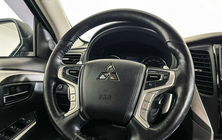 Mitsubishi Pajero Sport III рестайлинг, 2018 год, 2 997 000 рублей, 14 фотография