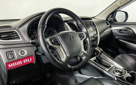 Mitsubishi Pajero Sport III рестайлинг, 2018 год, 2 997 000 рублей, 13 фотография