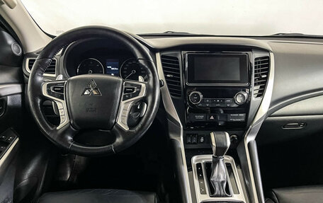 Mitsubishi Pajero Sport III рестайлинг, 2018 год, 2 997 000 рублей, 12 фотография