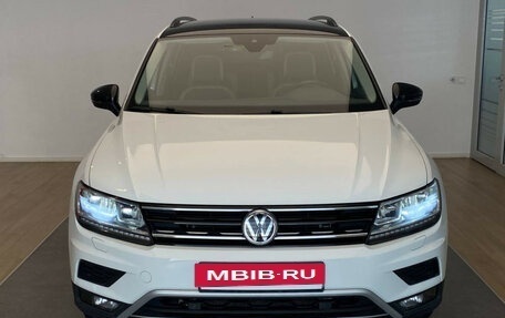 Volkswagen Tiguan II, 2019 год, 2 999 000 рублей, 2 фотография
