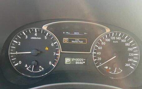 Nissan Pathfinder, 2015 год, 1 630 000 рублей, 13 фотография