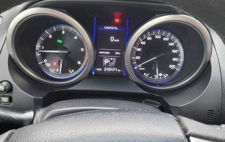 Toyota Land Cruiser Prado 150 рестайлинг 2, 2014 год, 3 100 000 рублей, 6 фотография