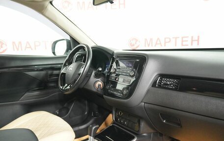 Mitsubishi Outlander III рестайлинг 3, 2019 год, 2 048 000 рублей, 10 фотография