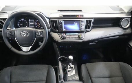 Toyota RAV4, 2017 год, 2 567 000 рублей, 9 фотография