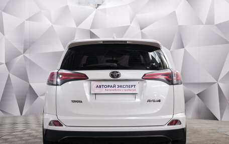 Toyota RAV4, 2017 год, 2 199 000 рублей, 3 фотография