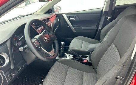 Toyota Auris II, 2013 год, 1 050 000 рублей, 6 фотография