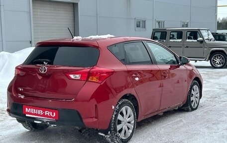 Toyota Auris II, 2013 год, 1 050 000 рублей, 2 фотография