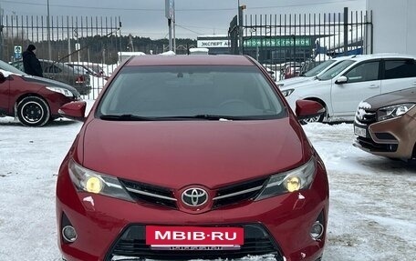 Toyota Auris II, 2013 год, 1 050 000 рублей, 3 фотография