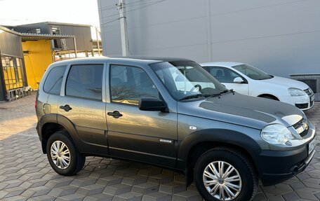 Chevrolet Niva I рестайлинг, 2017 год, 565 000 рублей, 3 фотография