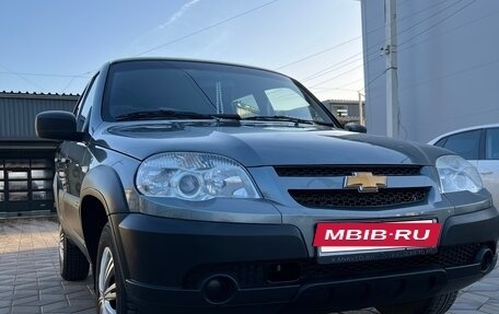 Chevrolet Niva I рестайлинг, 2017 год, 565 000 рублей, 2 фотография
