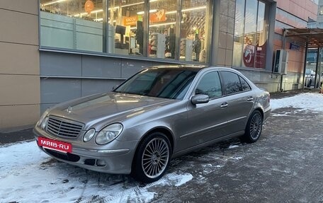 Mercedes-Benz E-Класс, 2004 год, 770 000 рублей, 3 фотография