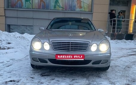 Mercedes-Benz E-Класс, 2004 год, 770 000 рублей, 10 фотография