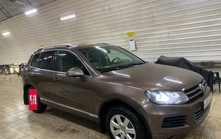 Volkswagen Touareg III, 2011 год, 1 650 000 рублей, 2 фотография
