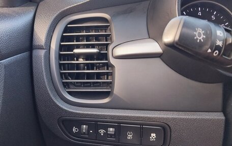 KIA Rio IV, 2018 год, 1 300 000 рублей, 9 фотография