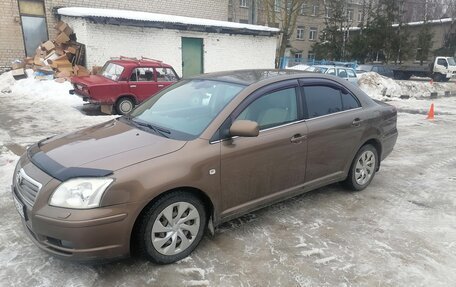 Toyota Avensis III рестайлинг, 2005 год, 520 000 рублей, 2 фотография