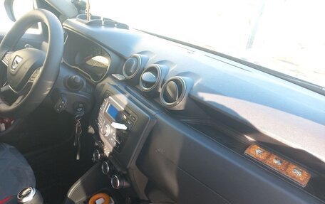 Dacia Duster II, 2019 год, 1 873 000 рублей, 8 фотография