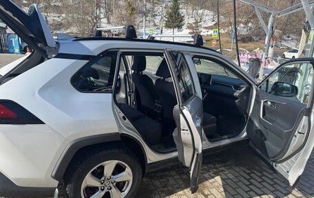 Toyota RAV4, 2019 год, 2 750 000 рублей, 6 фотография