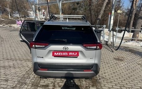 Toyota RAV4, 2019 год, 2 750 000 рублей, 8 фотография