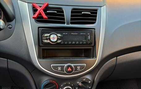 Hyundai Solaris II рестайлинг, 2012 год, 650 000 рублей, 4 фотография