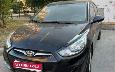 Hyundai Solaris II рестайлинг, 2012 год, 650 000 рублей, 2 фотография