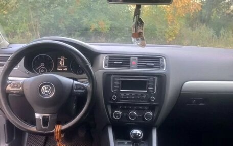 Volkswagen Jetta VI, 2013 год, 1 000 000 рублей, 5 фотография