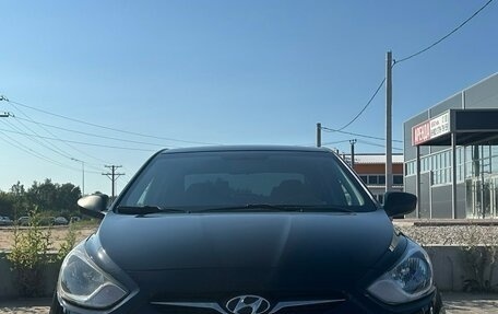 Hyundai Solaris II рестайлинг, 2012 год, 650 000 рублей, 15 фотография