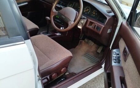 Nissan Bluebird IX, 1989 год, 350 000 рублей, 4 фотография