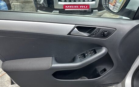 Volkswagen Jetta VI, 2011 год, 650 000 рублей, 9 фотография