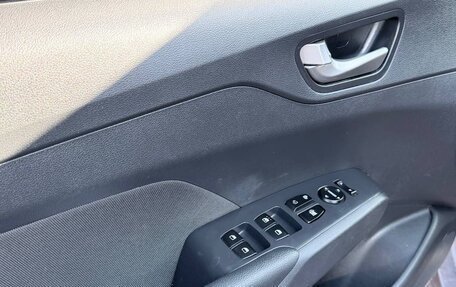 Hyundai Solaris II рестайлинг, 2018 год, 1 350 000 рублей, 3 фотография