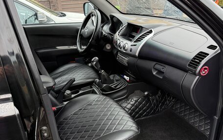 Mitsubishi L200 IV рестайлинг, 2013 год, 1 350 000 рублей, 3 фотография