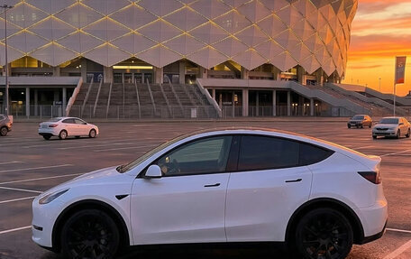 Tesla Model Y I, 2022 год, 3 900 000 рублей, 2 фотография