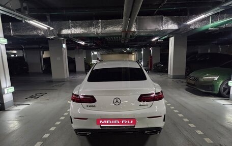 Mercedes-Benz E-Класс, 2017 год, 3 400 000 рублей, 5 фотография