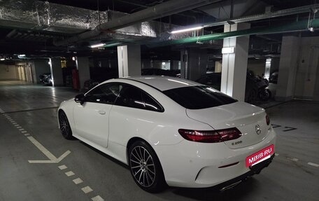 Mercedes-Benz E-Класс, 2017 год, 3 400 000 рублей, 4 фотография