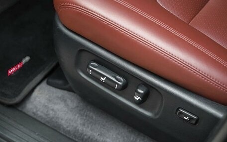 Toyota Land Cruiser 200, 2012 год, 3 450 000 рублей, 13 фотография