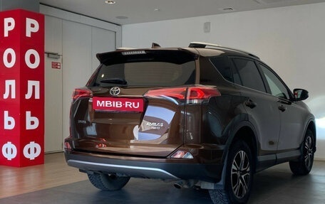 Toyota RAV4, 2017 год, 2 430 000 рублей, 4 фотография