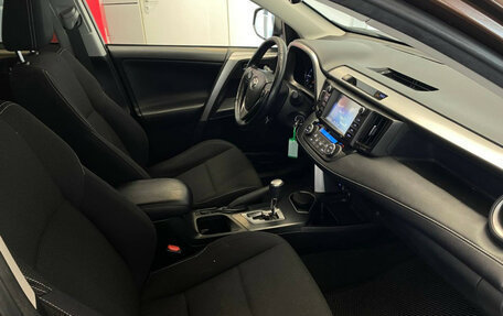 Toyota RAV4, 2017 год, 2 430 000 рублей, 17 фотография