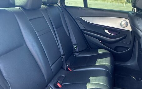 Mercedes-Benz E-Класс, 2018 год, 2 700 000 рублей, 11 фотография