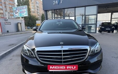 Mercedes-Benz E-Класс, 2018 год, 2 700 000 рублей, 3 фотография