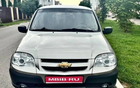 Chevrolet Niva I рестайлинг, 2011 год, 460 000 рублей, 1 фотография