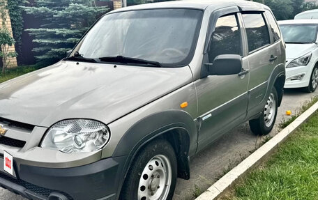 Chevrolet Niva I рестайлинг, 2011 год, 460 000 рублей, 2 фотография